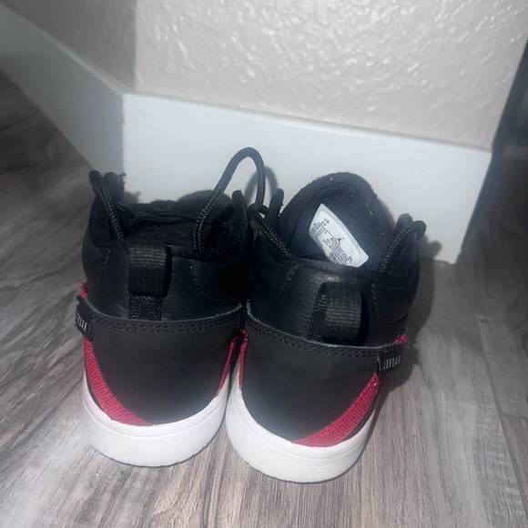 Kids Nike Jordan’s gently used, size 1 Youth - Picture 3 of 4